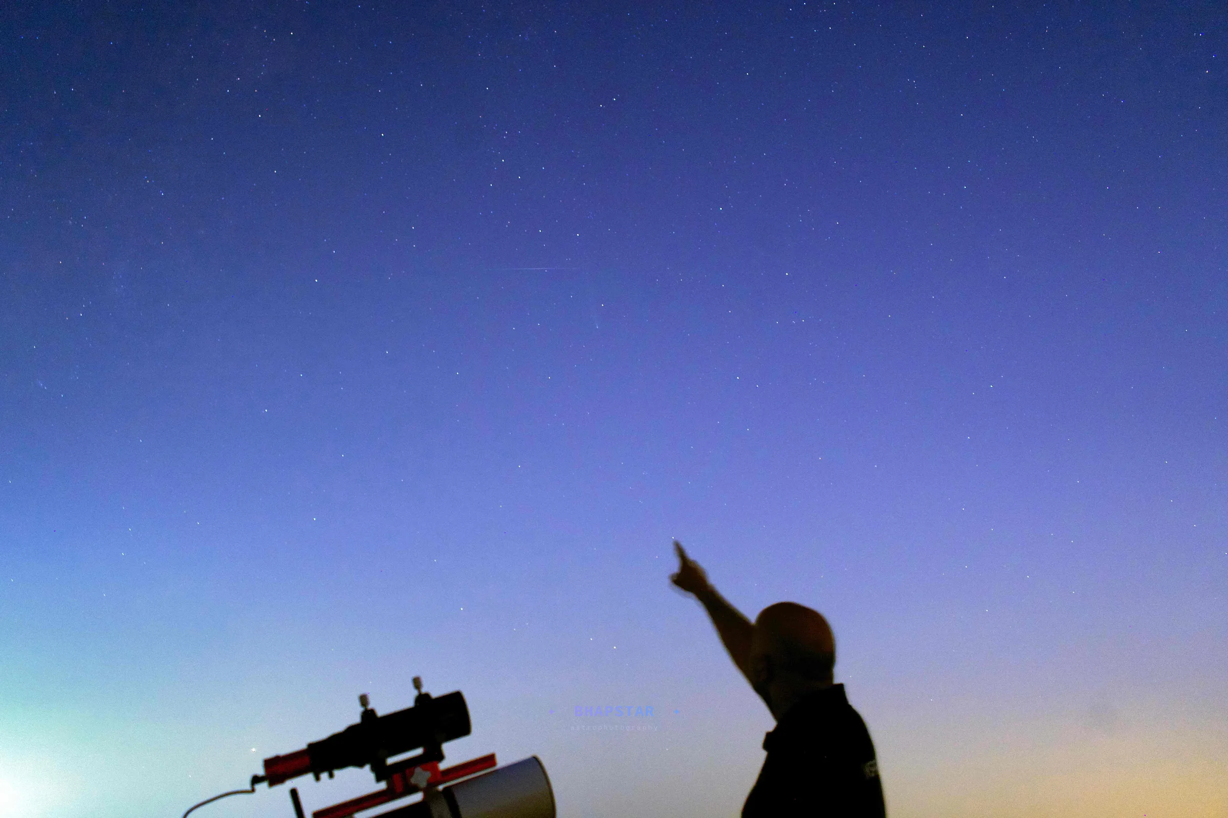 Comet astrophotography night sky 2